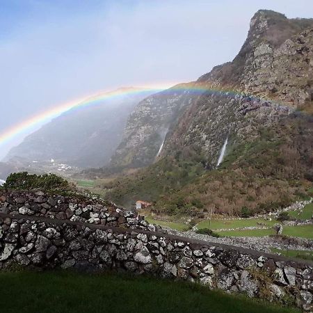 فيلا Casas Da Cascata Lajes das Flores المظهر الخارجي الصورة