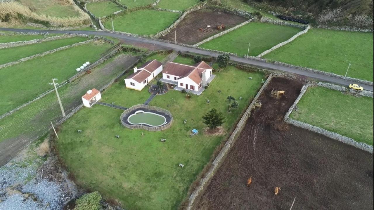 فيلا Casas Da Cascata Lajes das Flores المظهر الخارجي الصورة